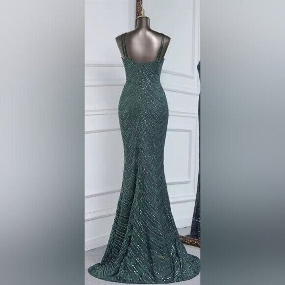 Green, Round Neck, Draped Skirt, Contrast Sequined Mermaid Gown - Picture 9 of 16